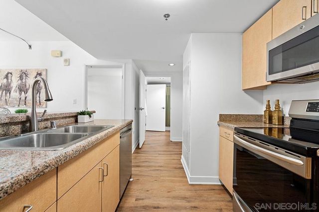 425 W Beech Street 303, San Diego, CA 92101