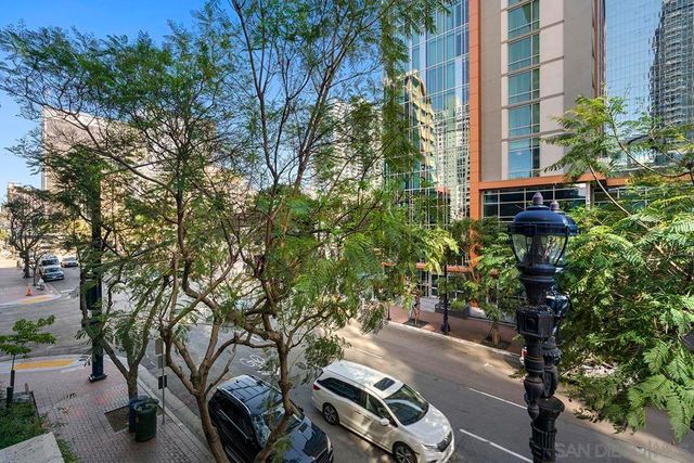 425 W Beech Street 303, San Diego, CA 92101