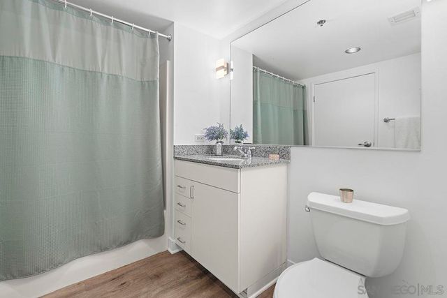 425 W Beech Street 303, San Diego, CA 92101