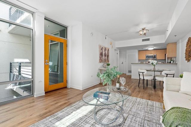 425 W Beech Street 303, San Diego, CA 92101