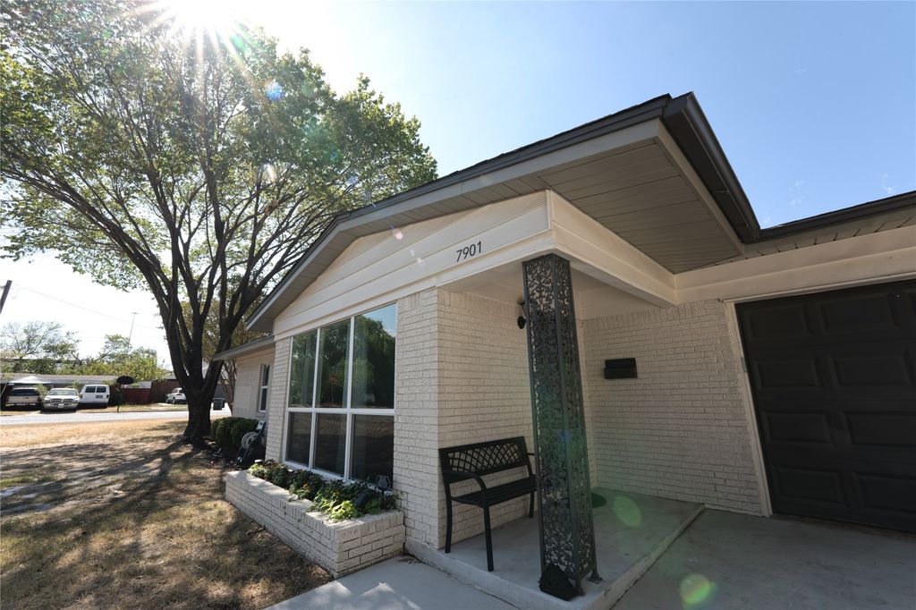 7901 Laura Street, North Richland Hills, TX 76180 — photo 3