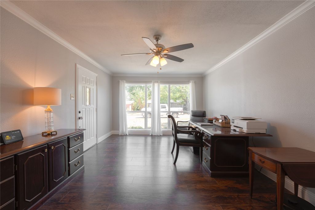 7901 Laura Street, North Richland Hills, TX 76180 — photo 4