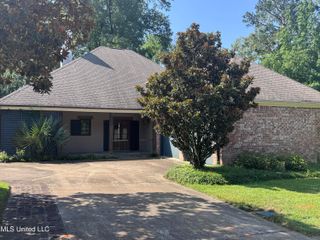 5 Pear Orchard Park, Jackson, MS 39211