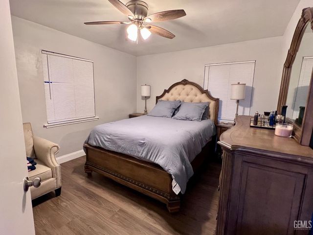 927 University Avenue, Bakersfield, CA 93305