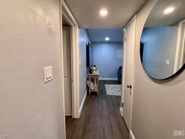 927 University Avenue, Bakersfield, CA 93305