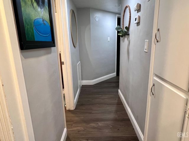 927 University Avenue, Bakersfield, CA 93305