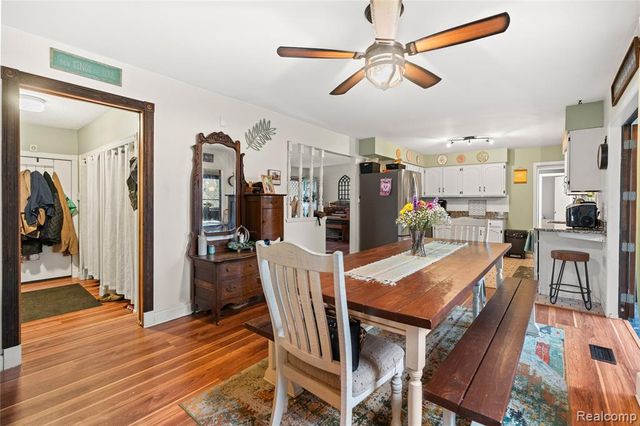 6076 E Carpenter Road, Flint, MI 48506