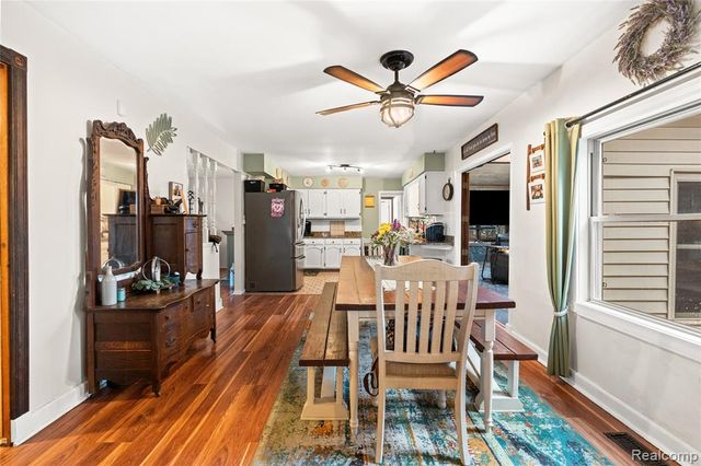 6076 E Carpenter Road, Flint, MI 48506