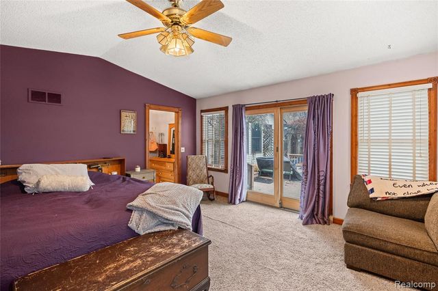 6076 E Carpenter Road, Flint, MI 48506