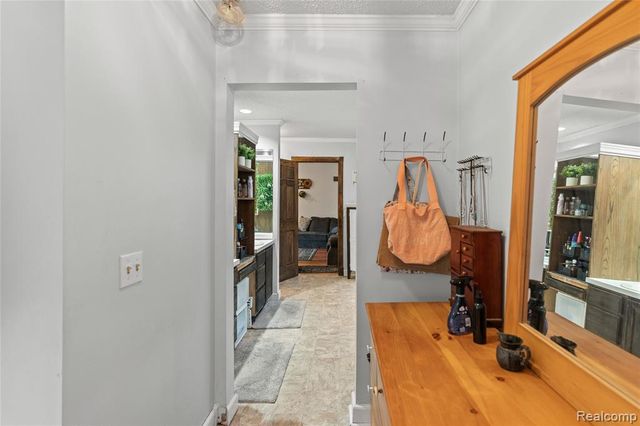 6076 E Carpenter Road, Flint, MI 48506