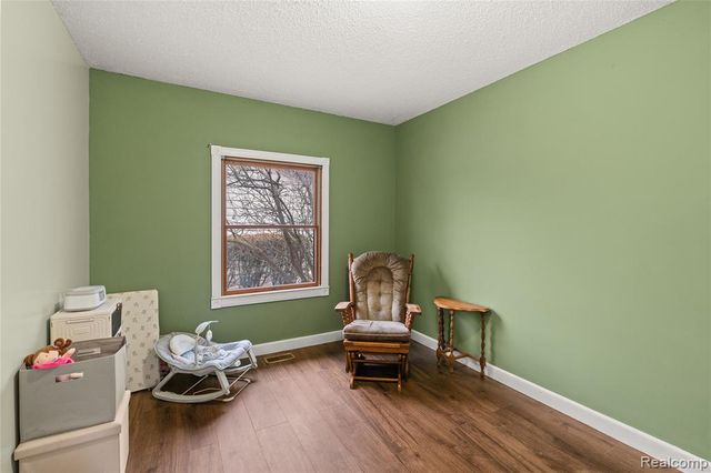 6076 E Carpenter Road, Flint, MI 48506