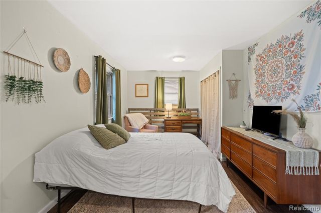 6076 E Carpenter Road, Flint, MI 48506