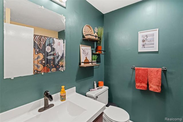 6076 E Carpenter Road, Flint, MI 48506