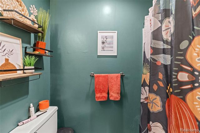 6076 E Carpenter Road, Flint, MI 48506