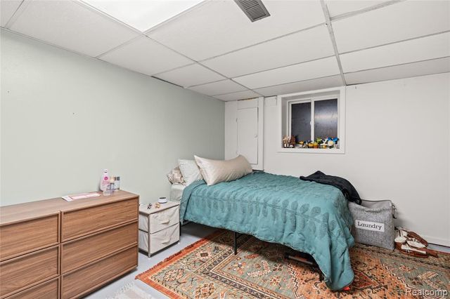 6076 E Carpenter Road, Flint, MI 48506