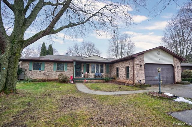 6076 E Carpenter Road, Flint, MI 48506