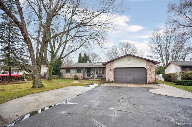 6076 E Carpenter Road, Flint, MI 48506