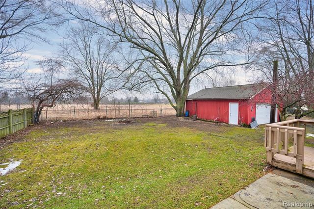 6076 E Carpenter Road, Flint, MI 48506