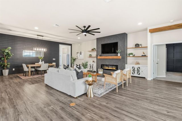 113 Rose Heath LN, Liberty Hill, TX 78642