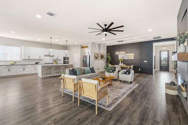 113 Rose Heath LN, Liberty Hill, TX 78642