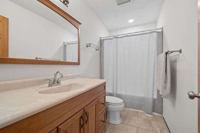 4415 Yender Avenue, Lisle, IL 60532