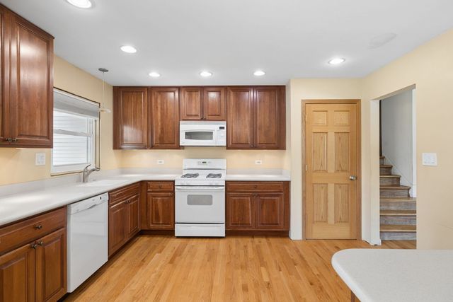 4415 Yender Avenue, Lisle, IL 60532