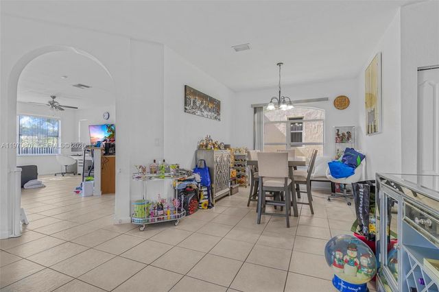 3736 NE 9 CT, Homestead, FL 33033