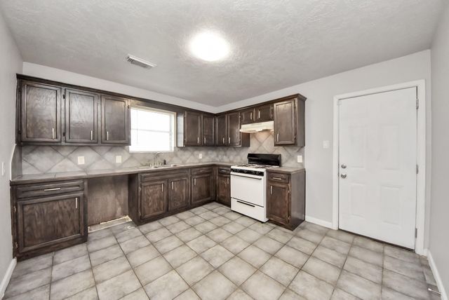 9413 Arden Court, Houston, TX 77033