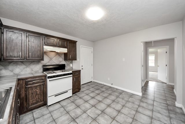 9413 Arden Court, Houston, TX 77033