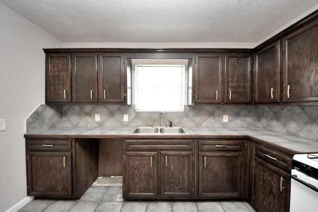 9413 Arden Court, Houston, TX 77033