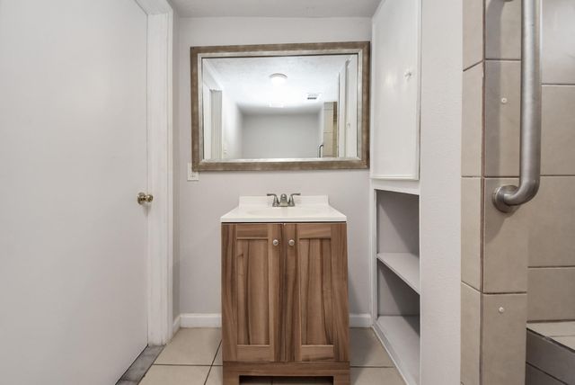 9413 Arden Court, Houston, TX 77033