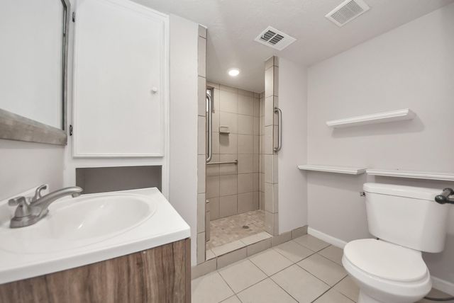 9413 Arden Court, Houston, TX 77033