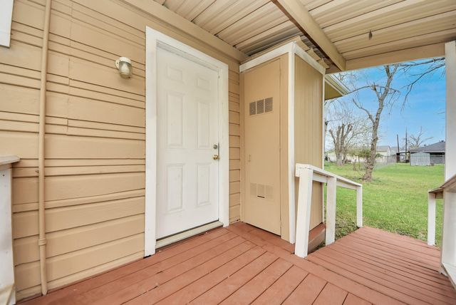 9413 Arden Court, Houston, TX 77033