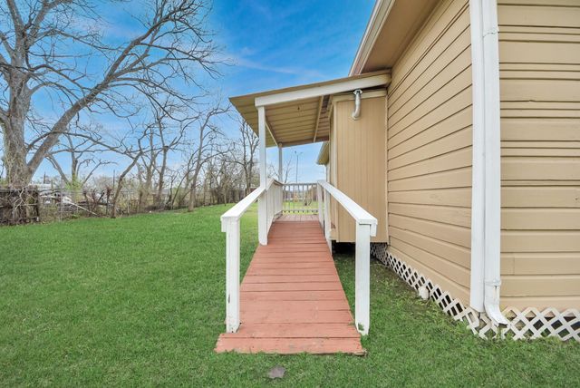 9413 Arden Court, Houston, TX 77033