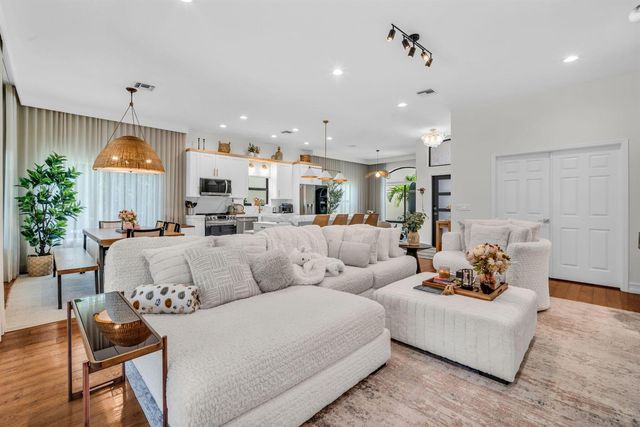 10852 LA SALINAS Circle, Boca Raton, FL 33428