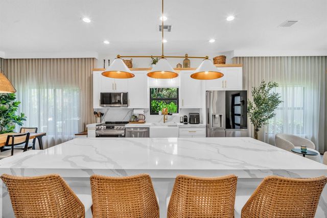 10852 LA SALINAS Circle, Boca Raton, FL 33428