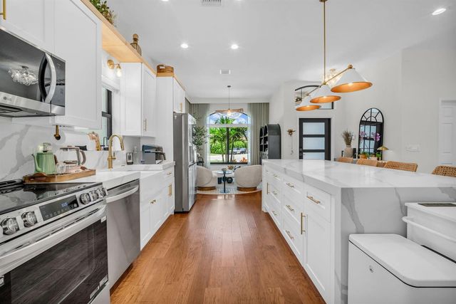 10852 LA SALINAS Circle, Boca Raton, FL 33428