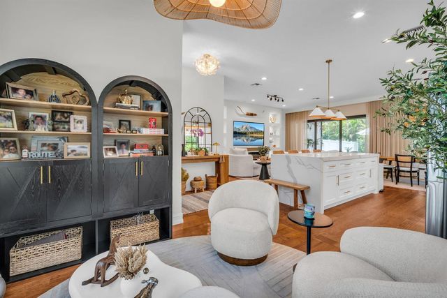 10852 LA SALINAS Circle, Boca Raton, FL 33428