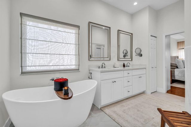 10852 LA SALINAS Circle, Boca Raton, FL 33428