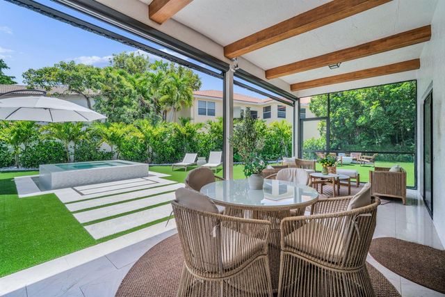 10852 LA SALINAS Circle, Boca Raton, FL 33428