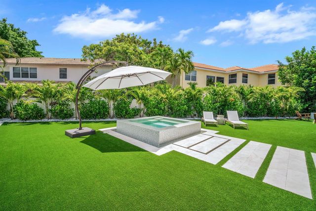 10852 LA SALINAS Circle, Boca Raton, FL 33428