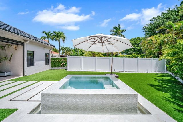 10852 LA SALINAS Circle, Boca Raton, FL 33428