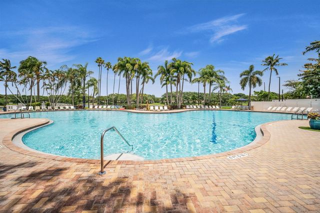 10852 LA SALINAS Circle, Boca Raton, FL 33428