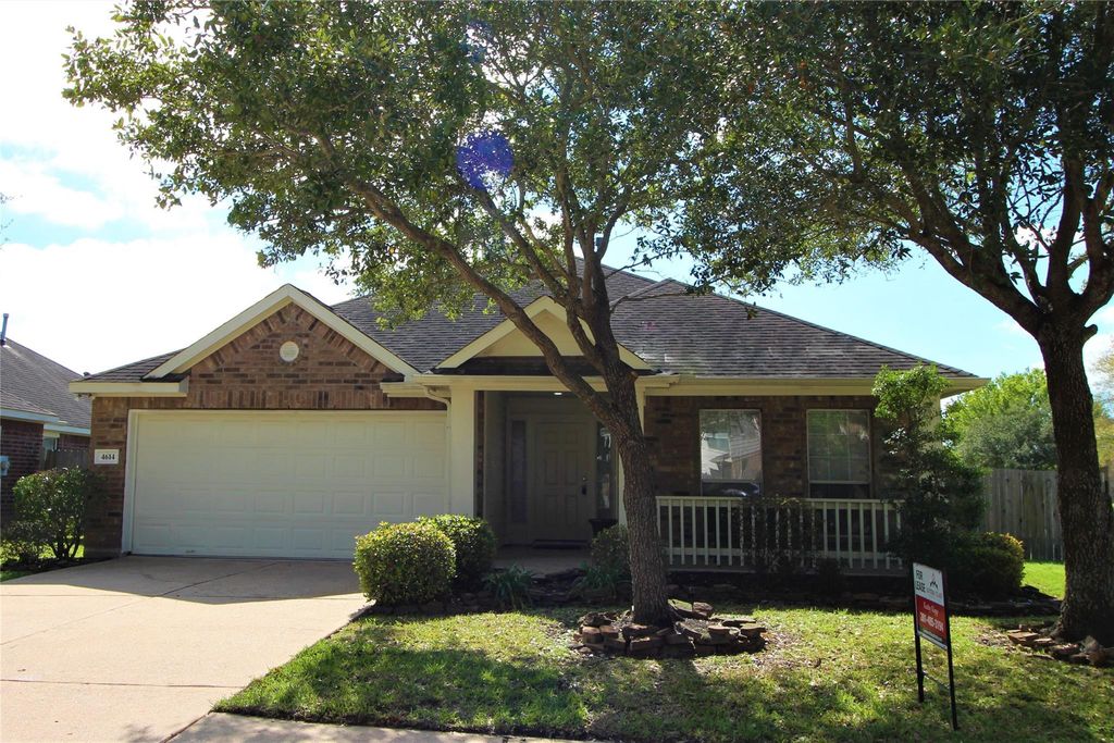 4614 Brazos Bend Drive, Pearland, TX 77584