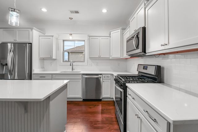 740 Jersey Dr, Clarksville, TN 37043