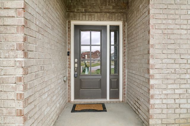 740 Jersey Dr, Clarksville, TN 37043