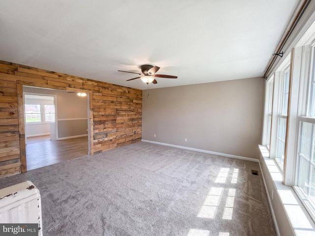 135 OAK HILL DR, Middletown, PA 17057
