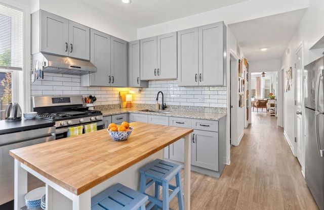 1414 W summerdale Avenue 2, Chicago, IL 60640