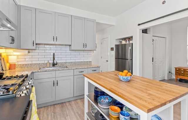 1414 W summerdale Avenue 2, Chicago, IL 60640