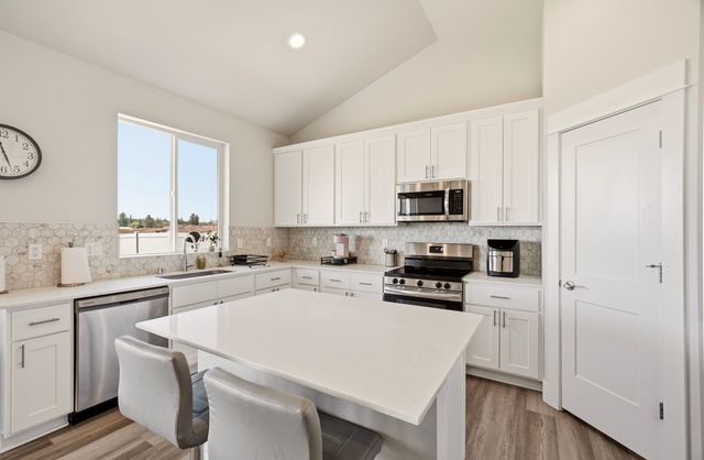 5949 S Sherri Lea Rd, Spokane, WA 99224